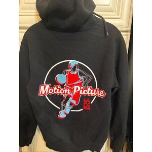 Made Hoops Youth Fleece Motion Picture Graphic Print Pullover Hoodie Black Small